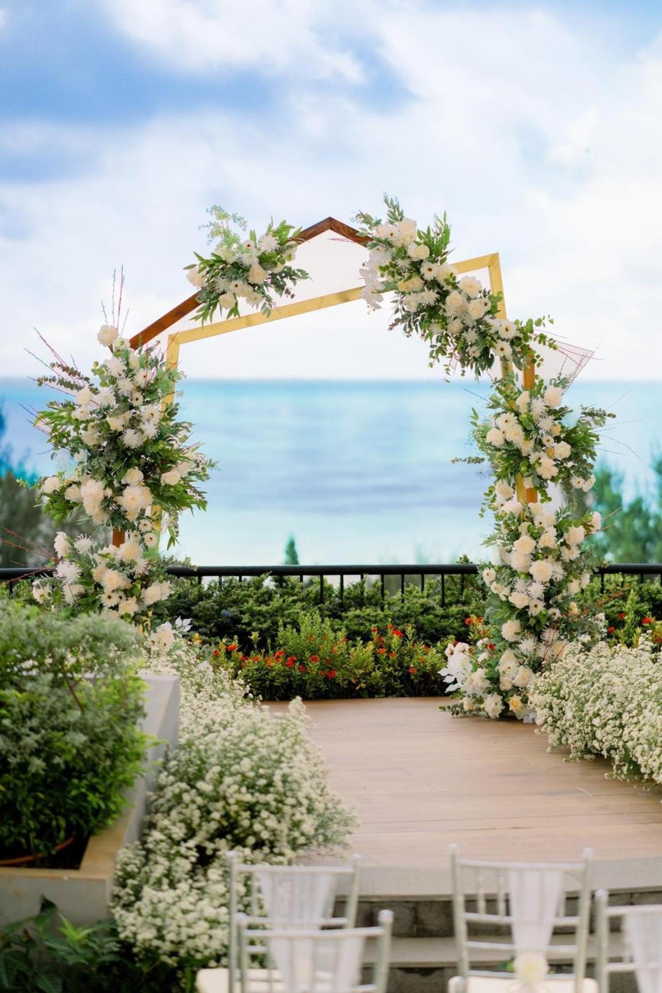 Vias Hotel Vung Tau - Transportation Included Exterior foto A wedding arch
